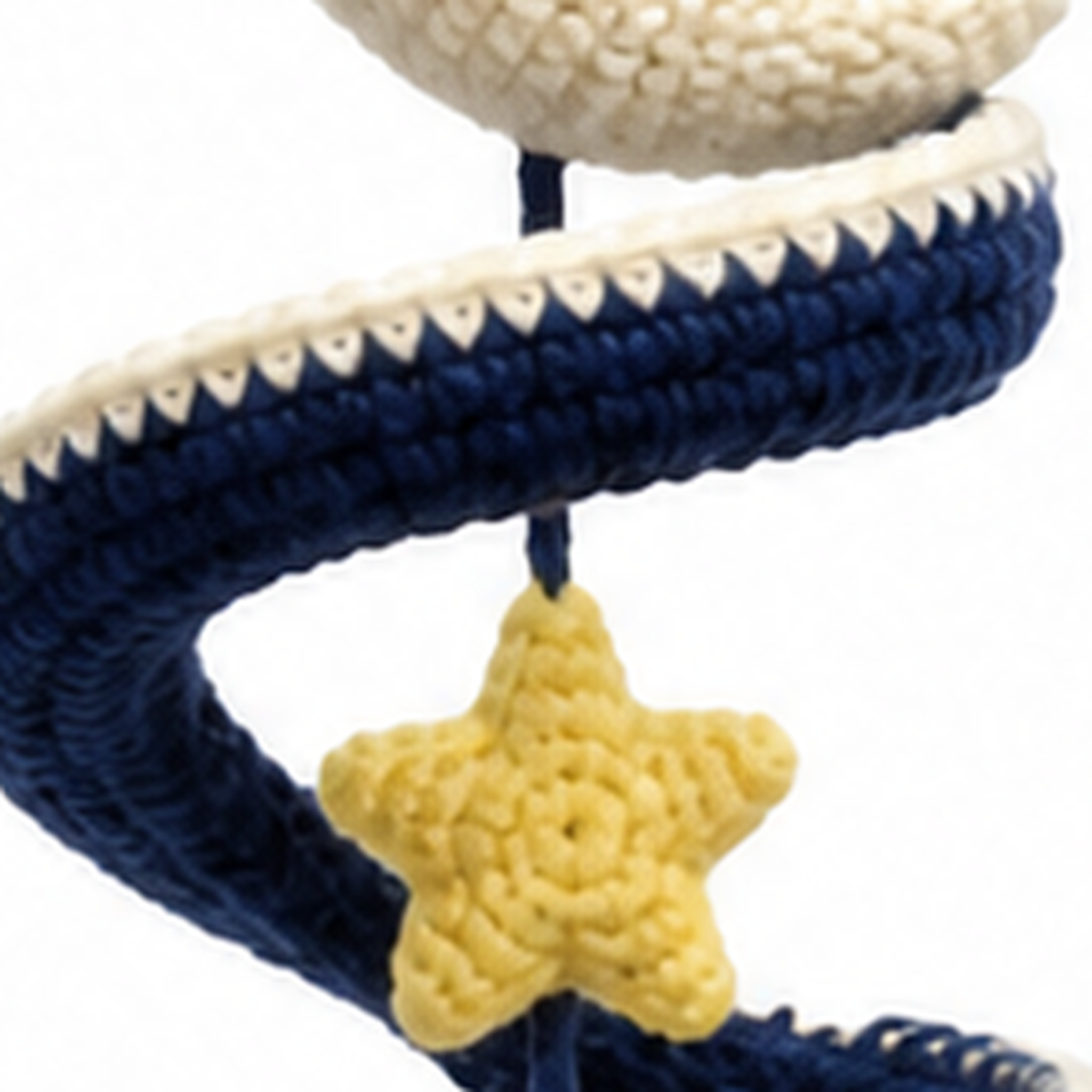 Close-up of the navy band and cream edge